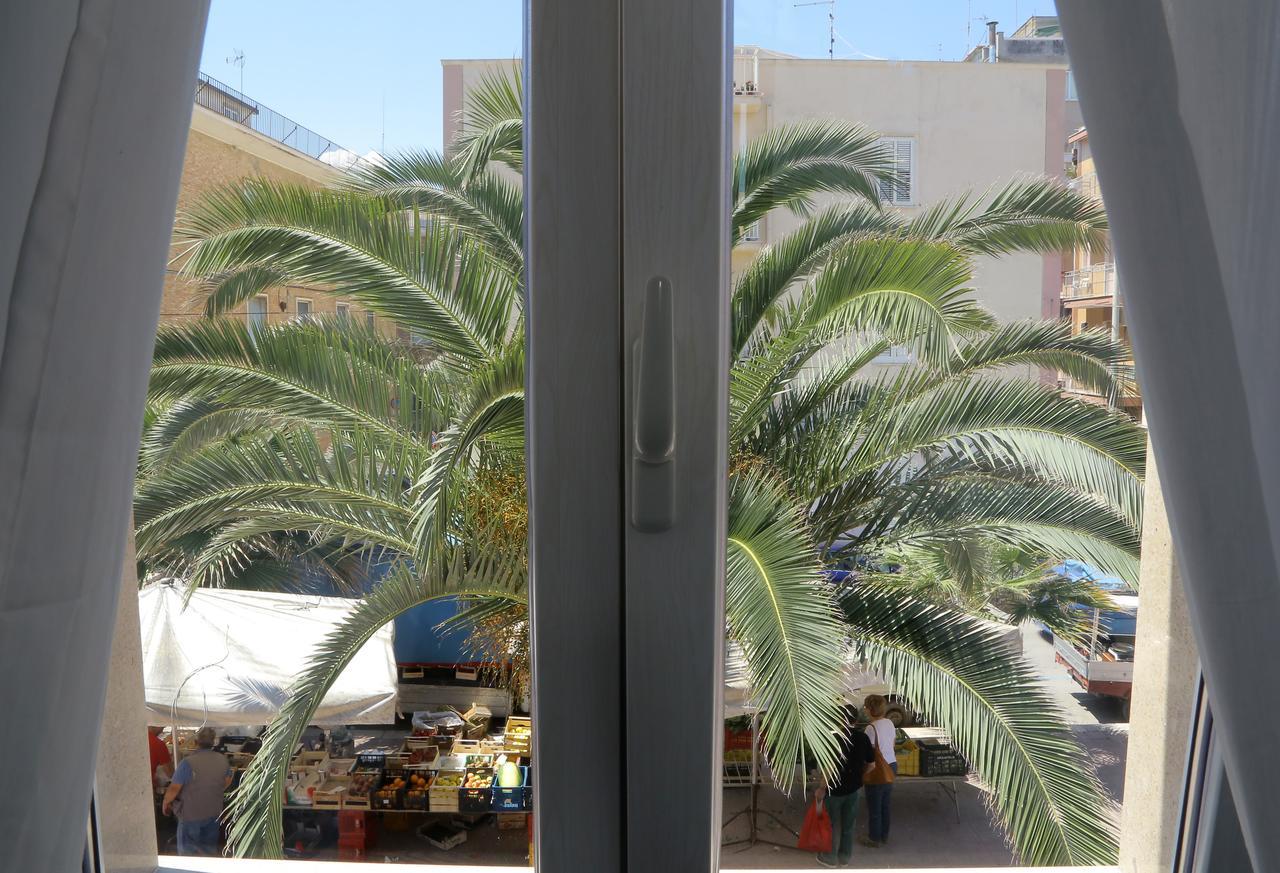 Rooms La Perla Del Mare Margherita Di Savoia Bagian luar foto