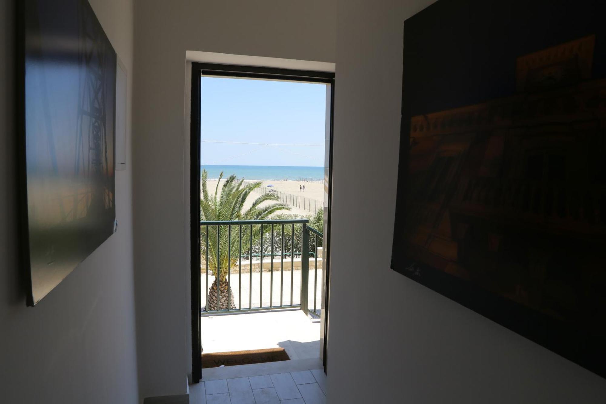 Rooms La Perla Del Mare Margherita Di Savoia Bagian luar foto