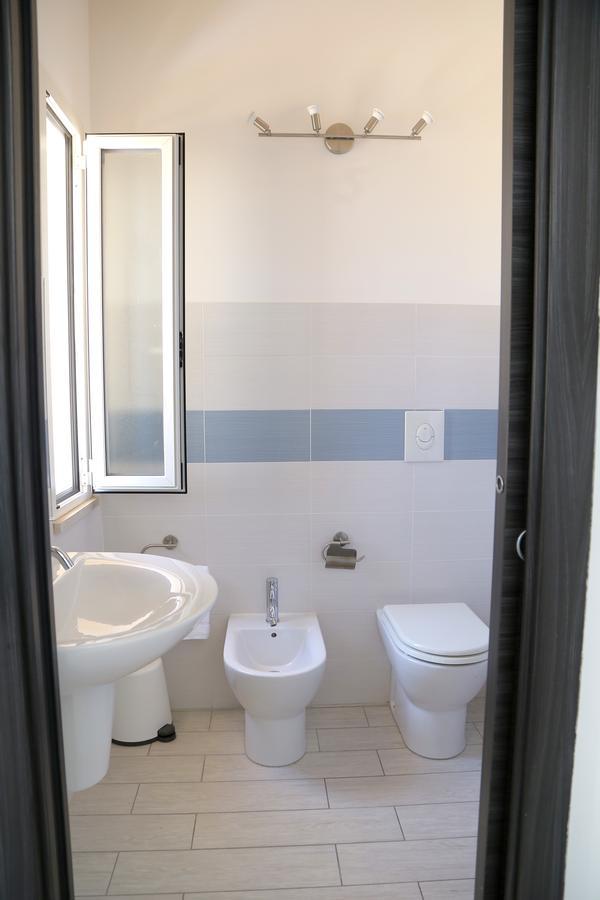 Rooms La Perla Del Mare Margherita Di Savoia Bagian luar foto